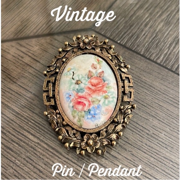 Vintage Jewelry - Vintage Hand Painted Ceramic Floral Cameo in a Antique Gold-tone Frame